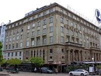 Trg bana Jelačića 9 i 10, palače Gradske štedionice, danas Zagrebačka banka, sagrađena između 1923. i 1931. godine. Pogled iz Bakačeve
